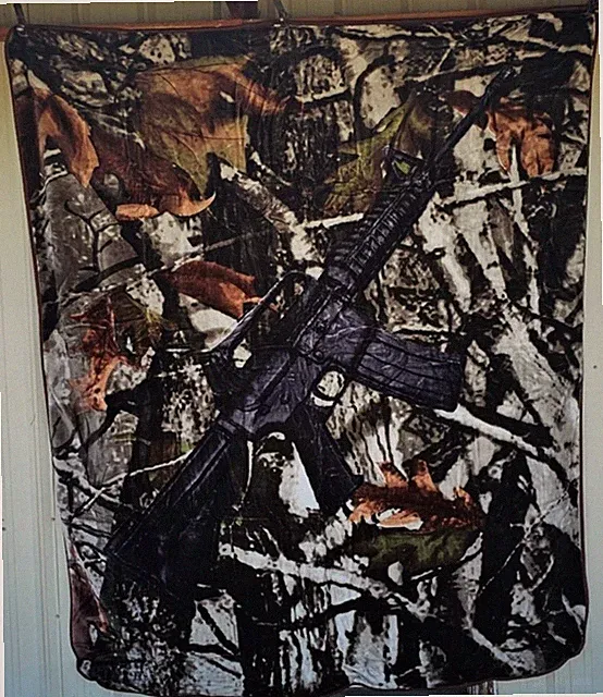 CAMOUFLAGE GUN AR15 RIFLE TREE LEAVES FOREST QUEEN SIZE BLANKET BEDSPREAD